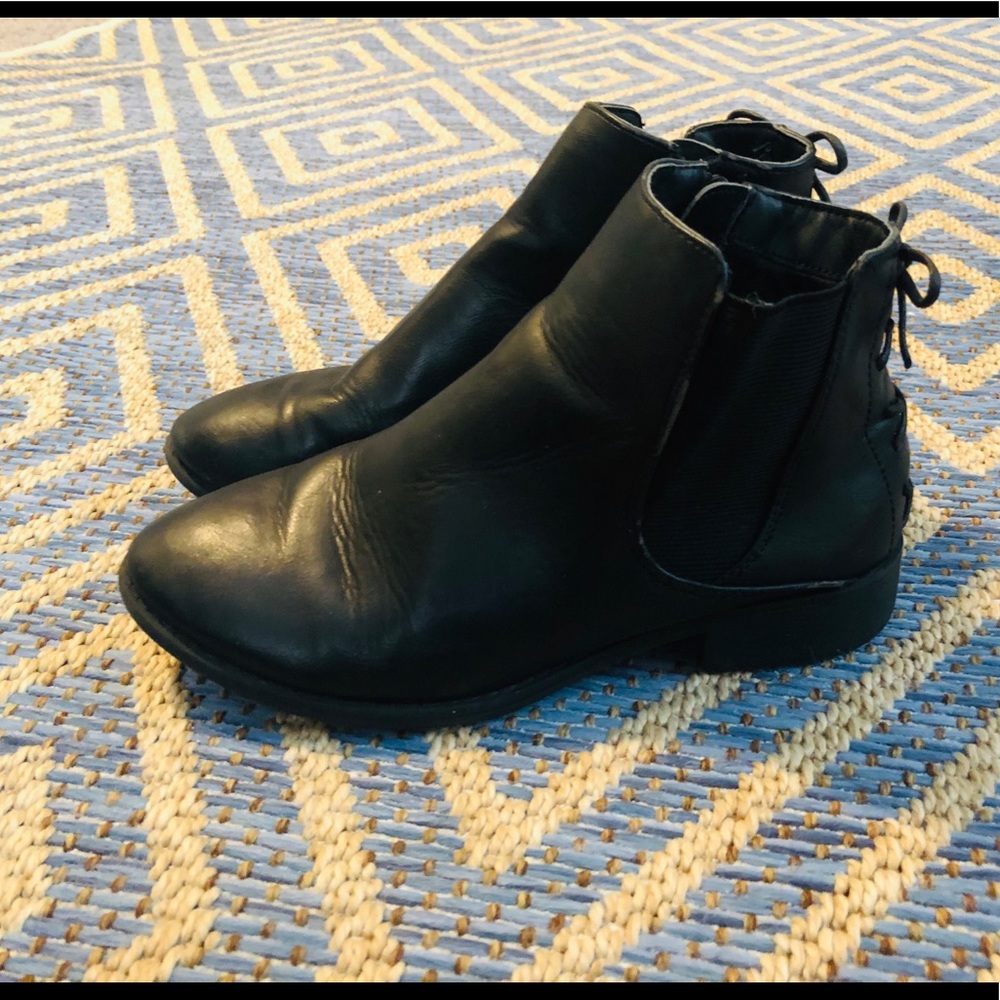 Girls Black lace up back Bootie size 3